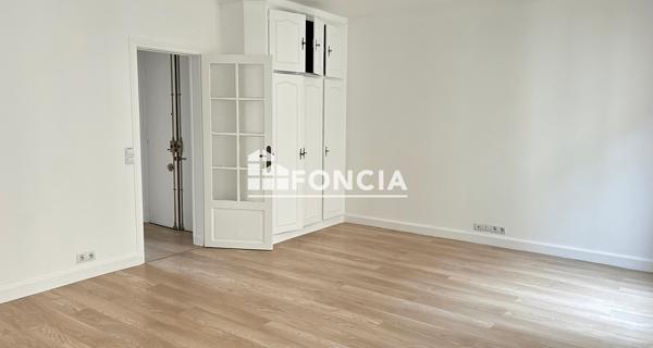 Location Appartement 2 pièces 47.42 m² - Paris 75017