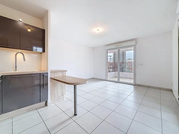 Appartement à vendre JUVIGNAC (34) accessible PMR - 3 pièces 60,33 m2 - dernier étage - Grande terrasse 26,60 m2