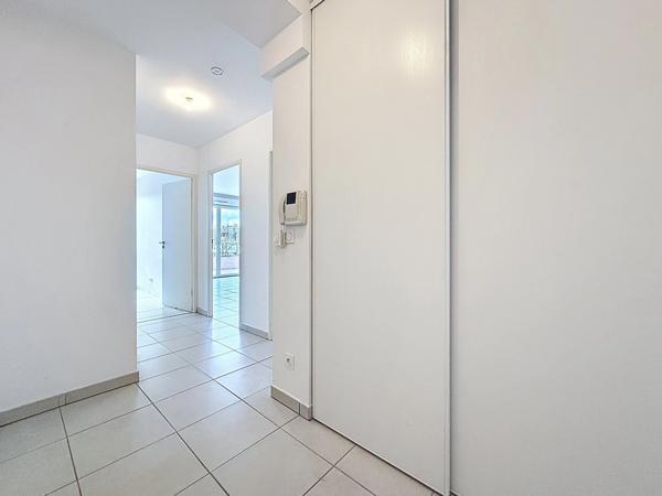 Appartement à vendre JUVIGNAC (34) accessible PMR - 3 pièces 60,33 m2 - dernier étage - Grande terrasse 26,60 m2