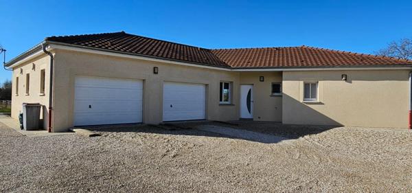 PAVILLON DE PLAIN PIED VASTE PIÈCE DE VIE, 5 CHAMBRES + BUREAU ET PISCINE