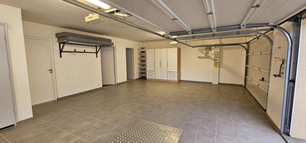 PAVILLON DE PLAIN PIED VASTE PIÈCE DE VIE, 5 CHAMBRES + BUREAU ET PISCINE