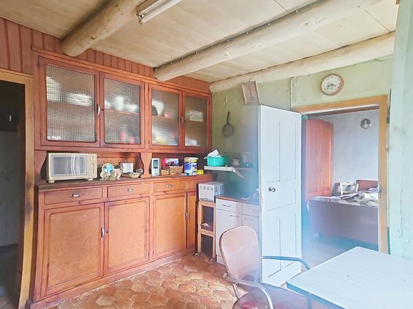 EXCLUSIVITE !AVANT PREMIERE HAMEAU DE ROSIERES Ancien corps de ferme sur 260 m2 de terrain environ