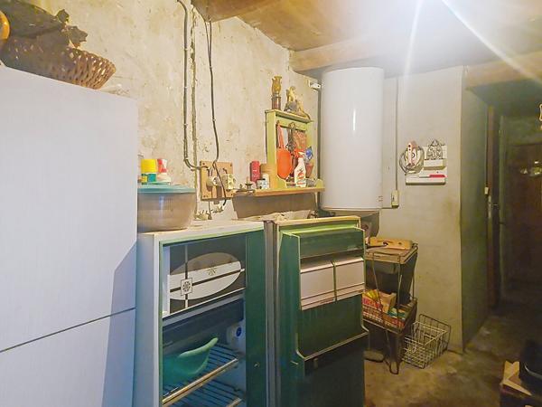EXCLUSIVITE !AVANT PREMIERE HAMEAU DE ROSIERES Ancien corps de ferme sur 260 m2 de terrain environ