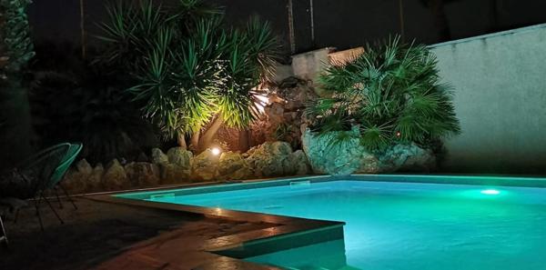 GRANDE MAISON RENOVEE AVEC APPARTEMENT T2 INDEPENDANT ET PISCINE