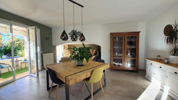 GRANDE MAISON RENOVEE AVEC APPARTEMENT T2 INDEPENDANT ET PISCINE