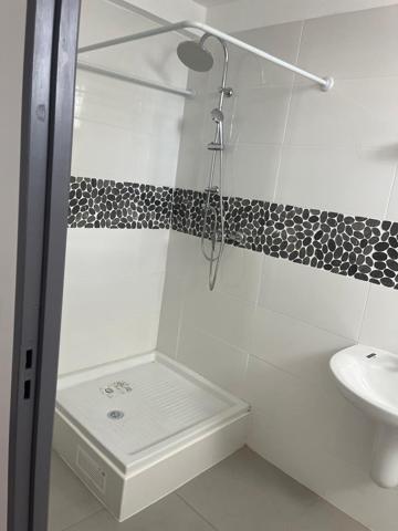Appartement 3 pièces centre ville de Cayenne 1090 79.56m².