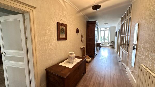 Dpt Charente (16), à vendre BARBEZIEUX SAINT HILAIRE maison de caractère