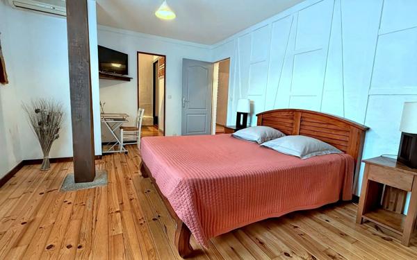 Maison à vendre    12 pièces • 455,90 m2 Saubrigues