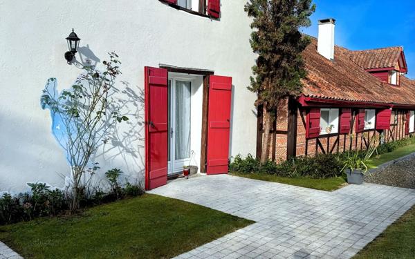 Maison à vendre    12 pièces • 455,90 m2 Saubrigues