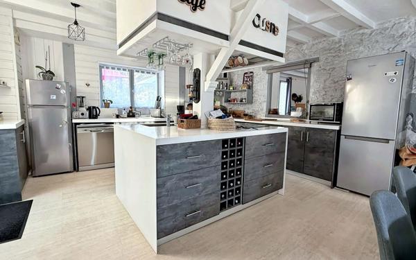 Maison à vendre    12 pièces • 455,90 m2 Saubrigues