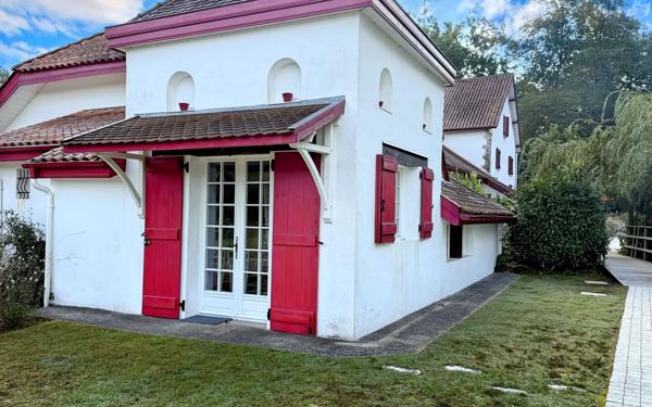 Maison à vendre    12 pièces • 455,90 m2 Saubrigues