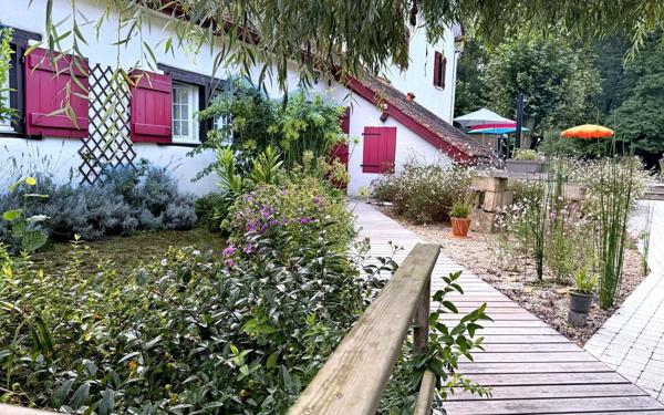 Maison à vendre    12 pièces • 455,90 m2 Saubrigues