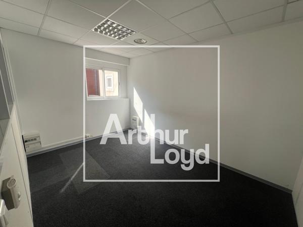 Bureaux à louer à Montpellier Garosud avec parking privatif et patio lumineux