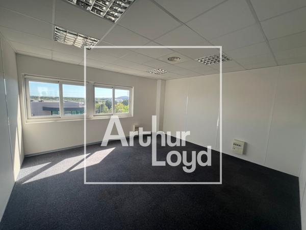 Bureaux à louer à Montpellier Garosud avec parking privatif et patio lumineux