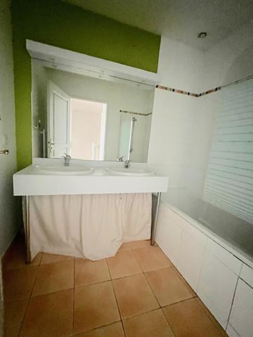 Maison centre L'ISLE ADAM - 4 chambres - place de stationnement - petit jardin