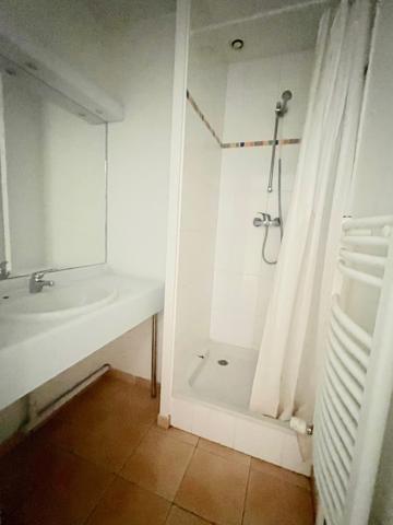 Maison centre L'ISLE ADAM - 4 chambres - place de stationnement - petit jardin