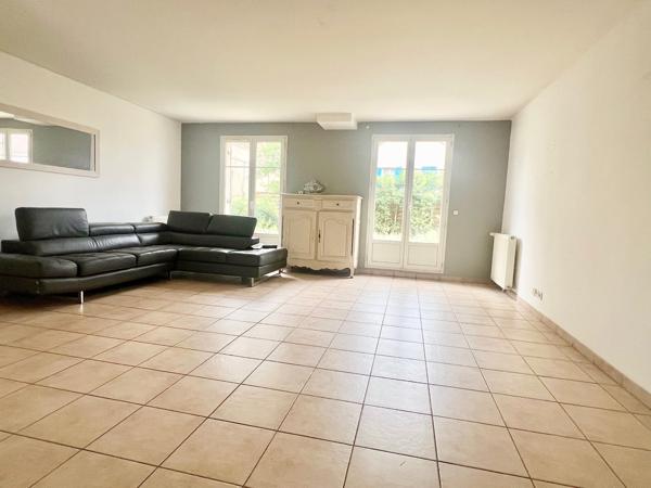 Maison centre L'ISLE ADAM - 4 chambres - place de stationnement - petit jardin