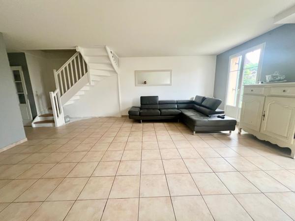 Maison centre L'ISLE ADAM - 4 chambres - place de stationnement - petit jardin