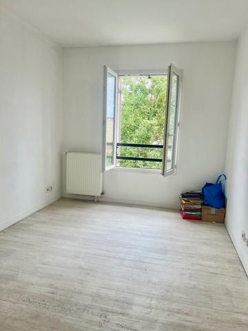 Maison centre L'ISLE ADAM - 4 chambres - place de stationnement - petit jardin