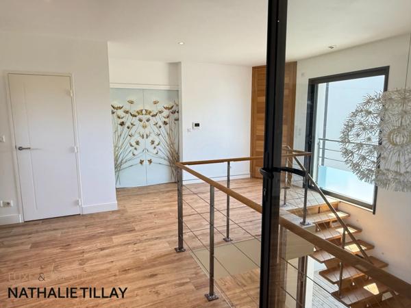 Orléans, St Marc, à vendre, élégante maison d' architecte a toit plat, de 345 m² habitable, Terrain de 873 m²