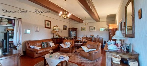 Ancienne ferme de caractère proche de Cluny, sur une parcelle de terrain de plus de 5 000 m² de terrain