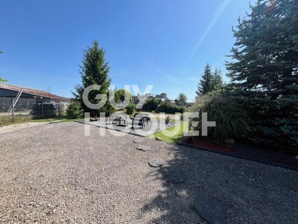 A LOUER - LOCAL PROFESSIONNEL - 188 M² - RIOZ LE CENTAURE