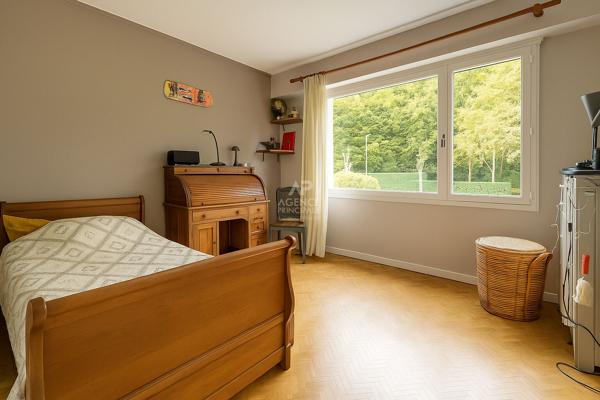 Chaville - LA FORET - Vaste 4 pièces avec jardin 790 000 € **  - Référence  721-C