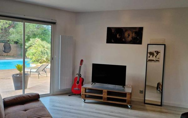 Maison à vendre    6 pièces •  Mèze