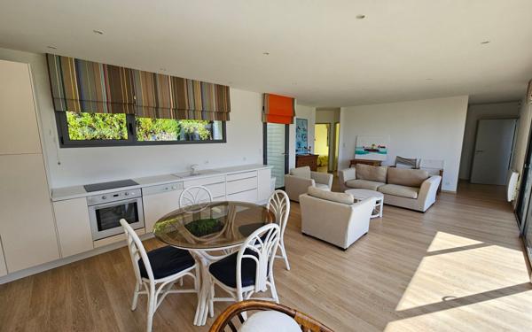 Maison à vendre    8 pièces • 211 m2 Trébeurden