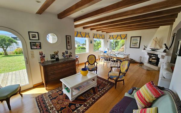 Maison à vendre    8 pièces • 211 m2 Trébeurden