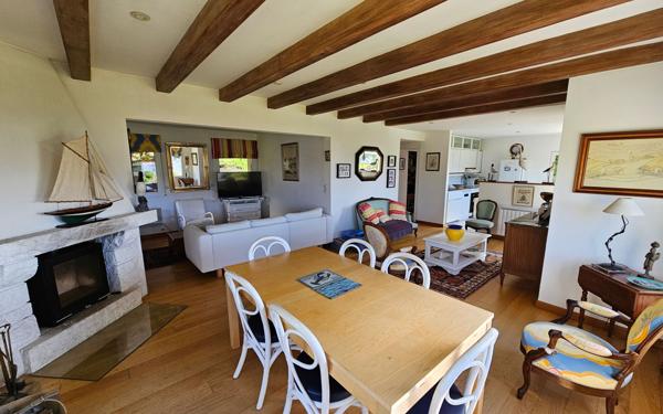 Maison à vendre    8 pièces • 211 m2 Trébeurden