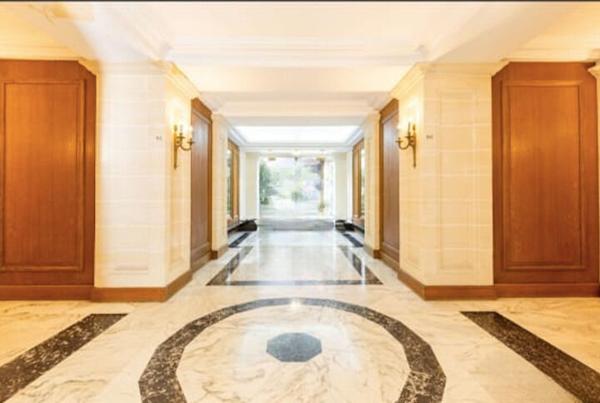 92200 Neuilly-sur-Seine appartement 2-3 pieces vue dégagée bois.