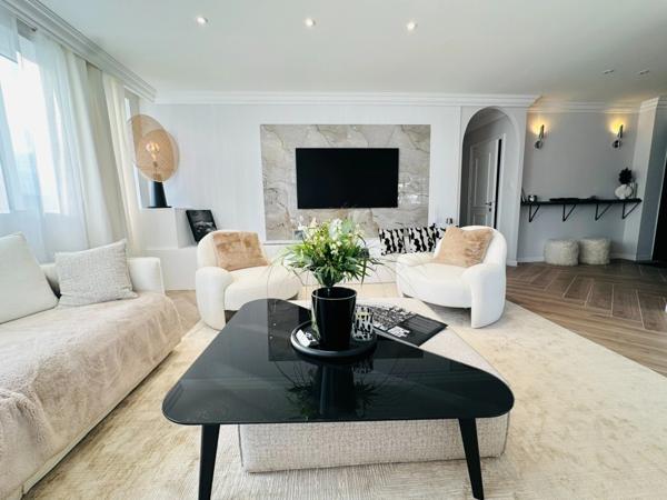 Appartement Penthouse 153 m2 à OYONNAX (01)