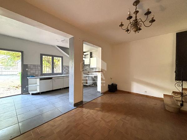 Maison à Avignon 5 pièces - 3 chambres - 1 bureau - Garage - Dépendances