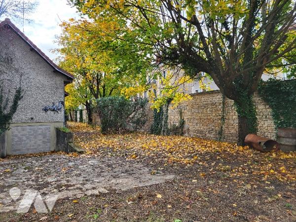 Il s'agit d'un appel d'offre sous pli cacheté organisé par l'ETAT.