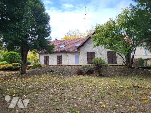 Il s'agit d'un appel d'offre sous pli cacheté organisé par l'ETAT.