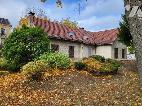 Il s'agit d'un appel d'offre sous pli cacheté organisé par l'ETAT.