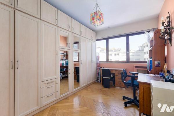Appartement 3 pièces avec balcon, parking et cave Paris 19eme