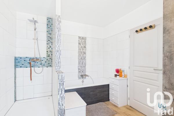 Maison à vendre 7 pièces 166 m² Saint-Gingolph