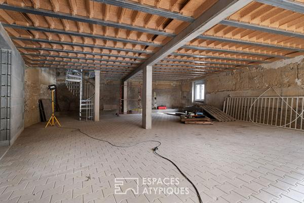 Loft avec terrasse et garage à réhabiliter