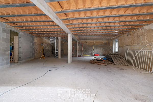 Loft avec terrasse et garage à réhabiliter