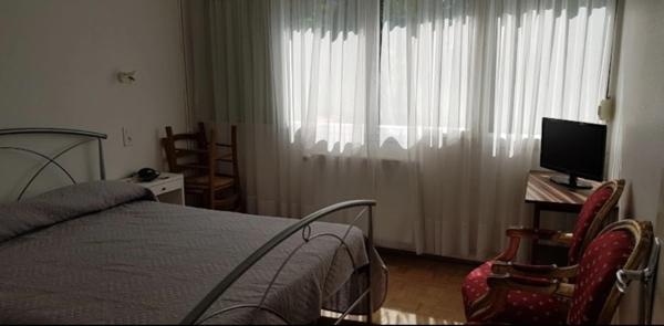 Dpt Vosges (88), BAINS-LES-BAINS - Immeuble 9 appartements T2 avec balcon / Terrain de 1000 m² environ