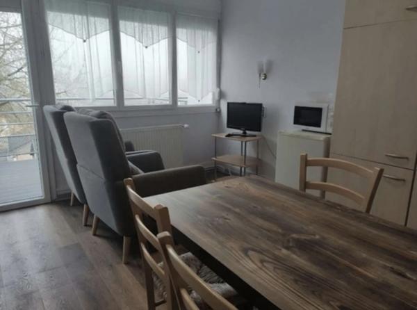 Dpt Vosges (88), BAINS-LES-BAINS - Immeuble 9 appartements T2 avec balcon / Terrain de 1000 m² environ