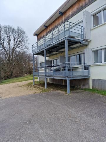 Dpt Vosges (88), BAINS-LES-BAINS - Immeuble 9 appartements T2 avec balcon / Terrain de 1000 m² environ