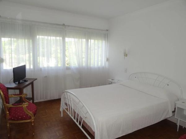 Dpt Vosges (88), BAINS-LES-BAINS - Immeuble 9 appartements T2 avec balcon / Terrain de 1000 m² environ