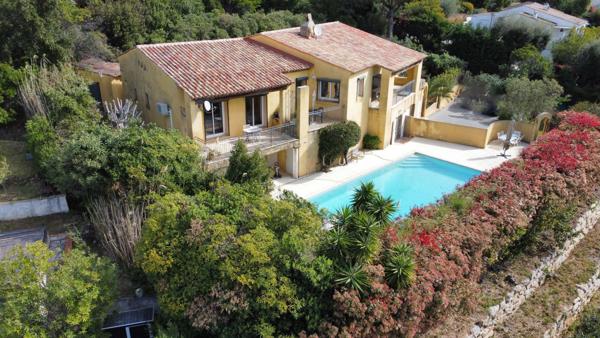 Maison à vendre  6 pièces - 133 m2 CAVALAIRE SUR MER - 83