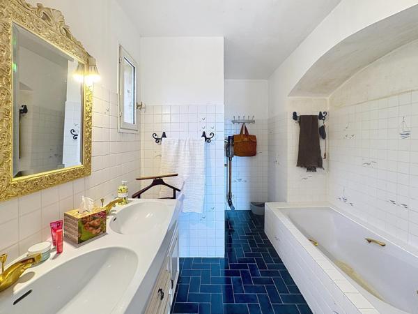 Maison à vendre  6 pièces - 133 m2 CAVALAIRE SUR MER - 83