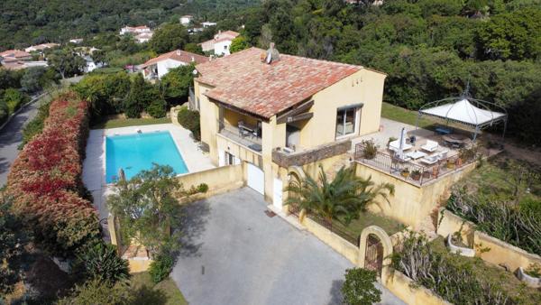 Maison à vendre  6 pièces - 133 m2 CAVALAIRE SUR MER - 83