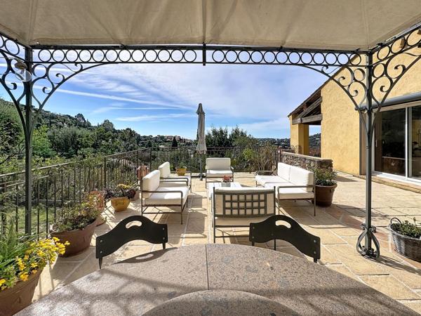 Maison à vendre  6 pièces - 133 m2 CAVALAIRE SUR MER - 83