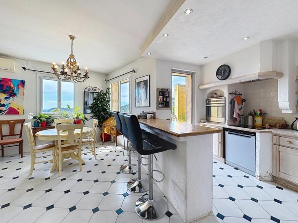 Maison à vendre  6 pièces - 133 m2 CAVALAIRE SUR MER - 83